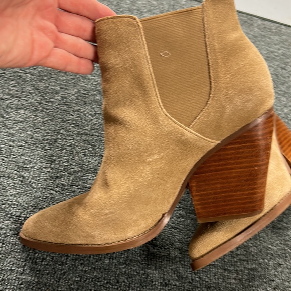 Heeled booties - Picture 3 of 3
